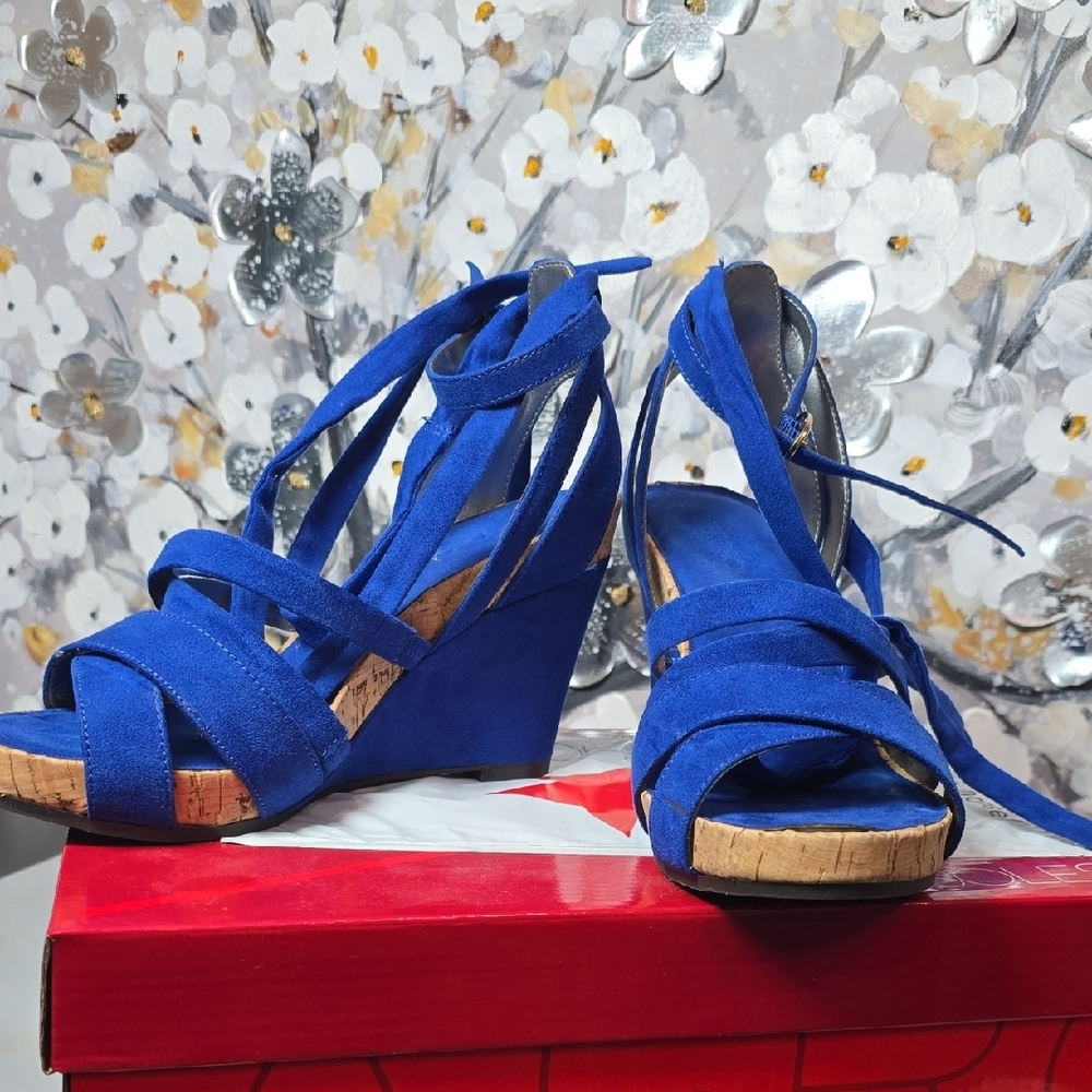 AEROSOLES Women's Royal Blue Wedge Sandals Size 6 - Picture 3 of 7